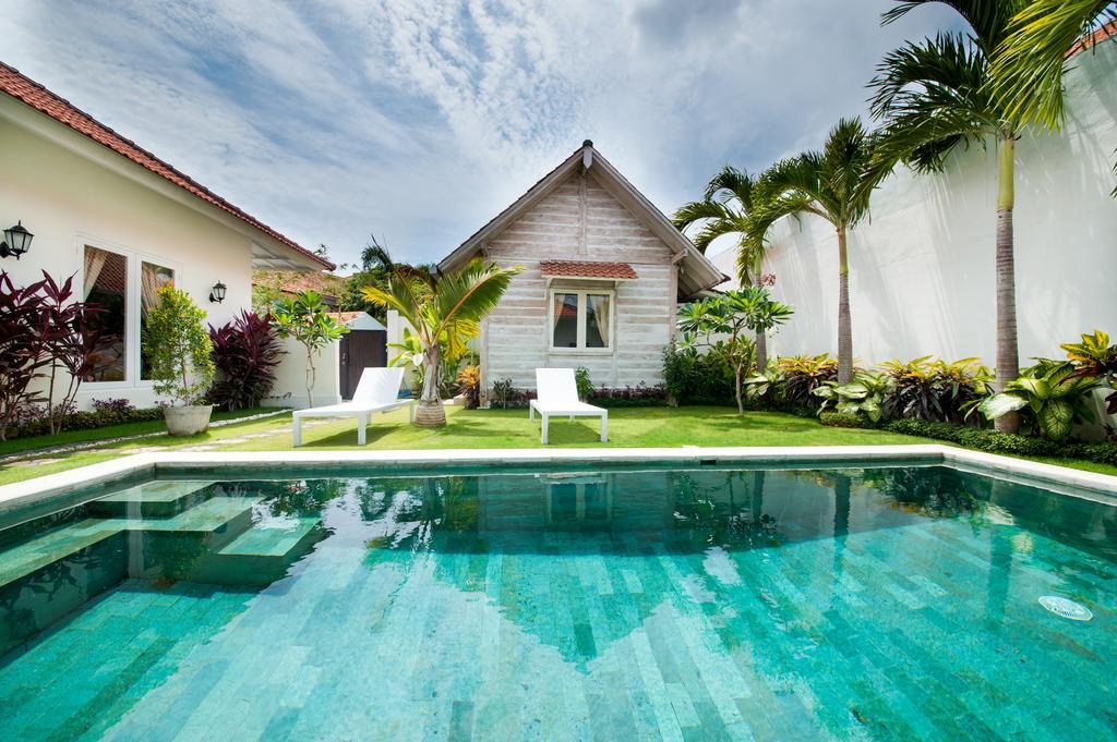 Green Garden Seminyak Villa Room photo